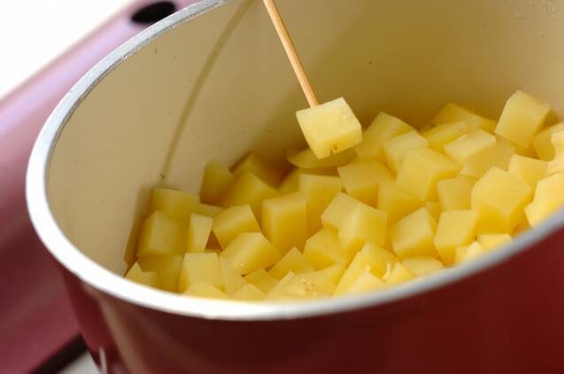 ジャガイモもちのカプレーゼ風の作り方の手順2