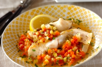 白身魚と野菜の蒸し煮 レシピ 作り方 E レシピ 料理のプロが作る簡単レシピ