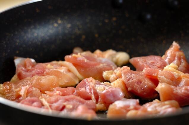 鶏とズッキーニのガーリックソテーの作り方の手順3