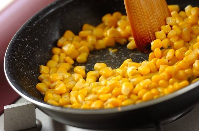 バターコーンの作り方の手順1