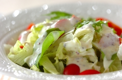 グリーンサラダのヨーグルトドレッシング 副菜 レシピ 作り方 E レシピ 料理のプロが作る簡単レシピ