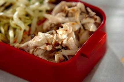 ささみとプルーンの粒マスタード和え