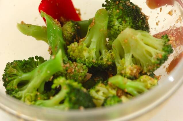 ブロッコリーのゴマ和えの作り方の手順2