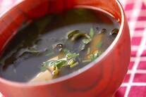 豆腐とワカメのお吸い物