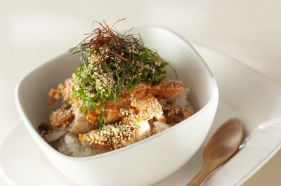 カフェ風鶏マヨキムチ丼 レシピ 作り方 E レシピ 料理のプロが作る簡単レシピ