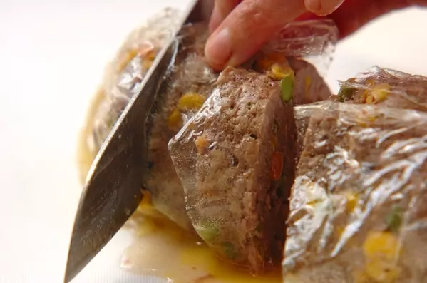 肉汁たっぷりミートローフ おもてなしにも◎の作り方3