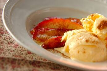 焼きリンゴとバニラアイス