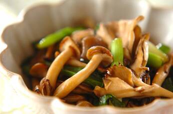 キノコのバター炒め