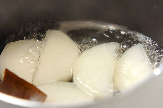 手羽先と大根の煮物の作り方の手順3