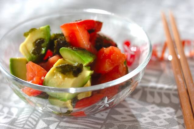 アボカドとトマトののり和え