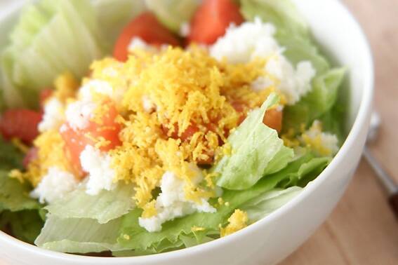 レタスとゆで卵のサラダ