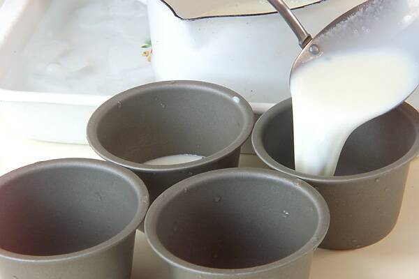 牛乳プリンの作り方の手順5