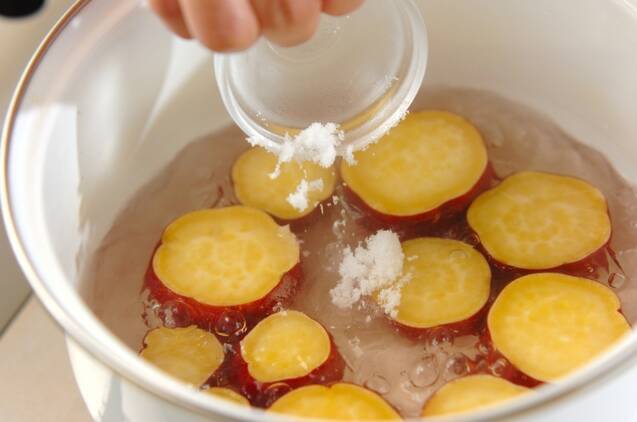 サツマイモのハチミツレモン煮の作り方の手順4