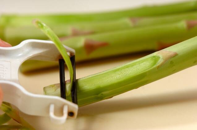 アスパラの豚バラ巻きの作り方の手順1