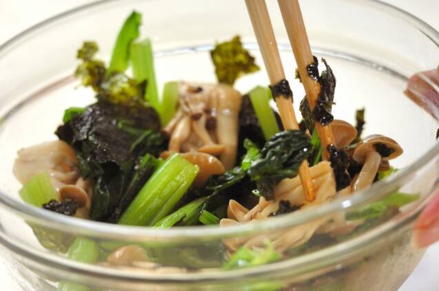 小松菜とシメジののり和えの作り方の手順3