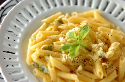 セージバターのペンネ