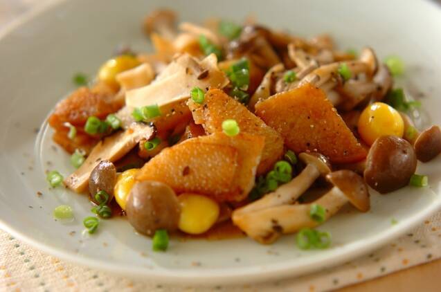 長芋とキノコのニンニクしょうゆ炒め