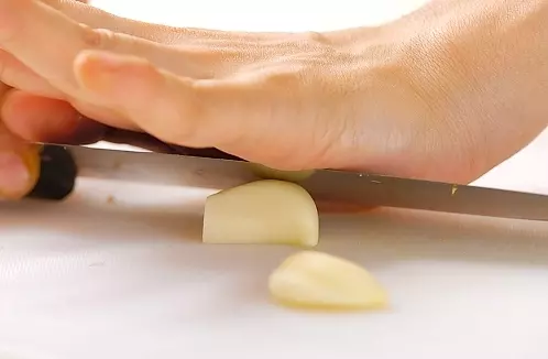 切り身魚で簡単!基本のアクアパッツァの下準備3