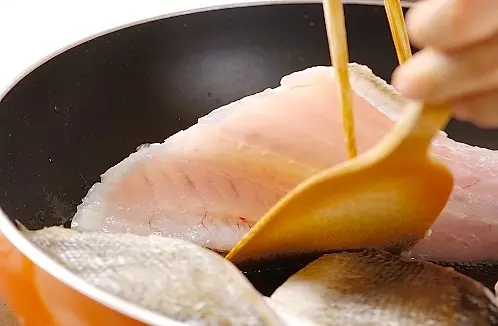 切り身魚で簡単!基本のアクアパッツァの作り方1