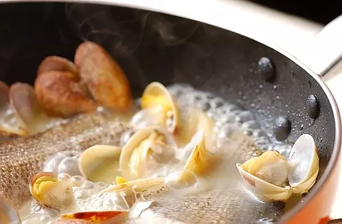 切り身魚で簡単!基本のアクアパッツァの作り方2