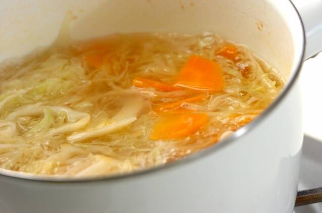 コンソメスープの作り方の手順4