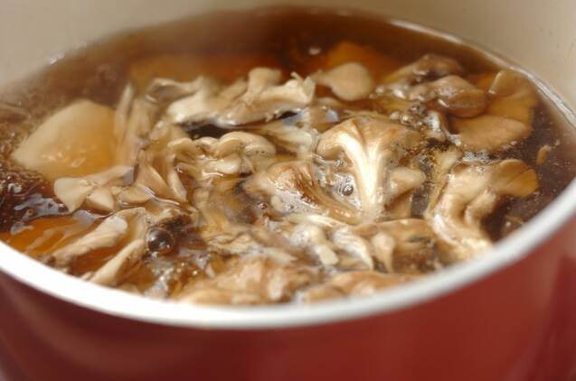 マイタケのお吸い物の作り方の手順2