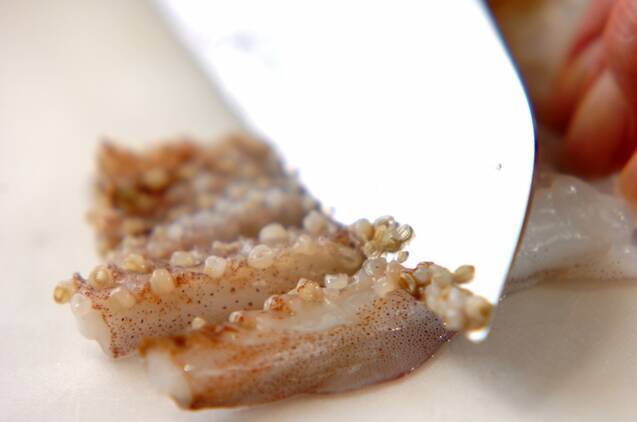 旨みたっぷり！ホタテとイカのオイスター炒めの作り方の手順2