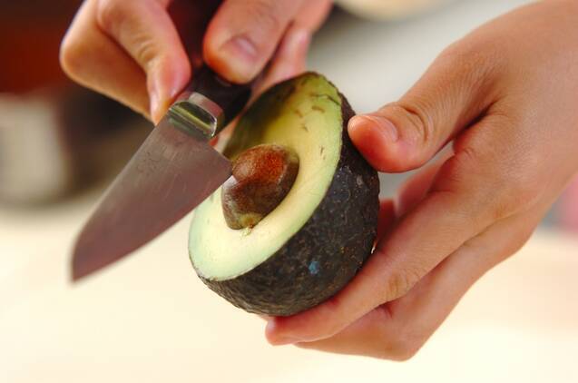 サーモン入りポキ丼の作り方の手順3