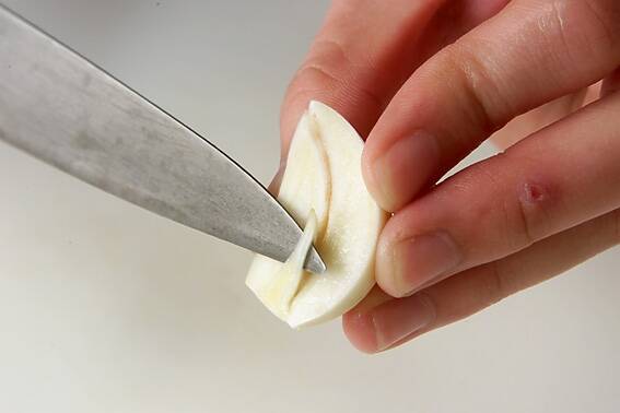 キノコたっぷりのスープの作り方の手順1