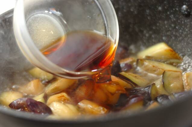 ナスとさつま揚げの煮物の作り方の手順2