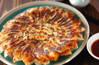 たっぷり白菜入り焼き餃子