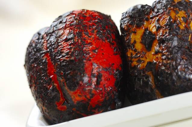 彩り鮮やか！焼きパプリカのツナマリネの作り方の手順1