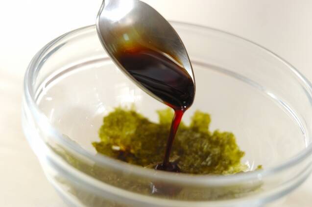 卵炒めののりしょうゆ和えの作り方の手順2