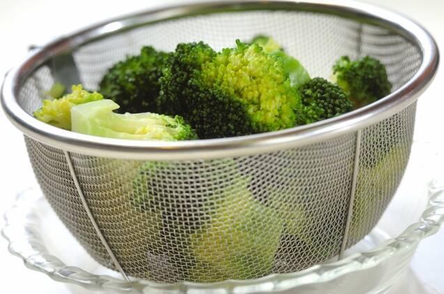 ブロッコリーの卵炒めの作り方の手順1