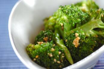 ブロッコリーのゴマ和え