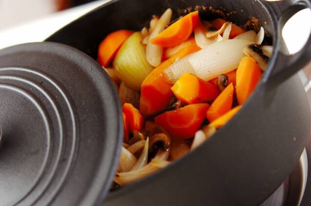 パリのビストロの味！牛肉の赤ワイン煮込みの作り方の手順8