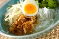 しらたき入りエスニックスープ