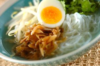 しらたき入りエスニックスープ