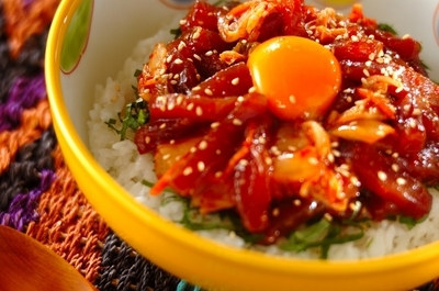 マグロのキムチユッケ丼 副菜 レシピ 作り方 E レシピ 料理のプロが作る簡単レシピ