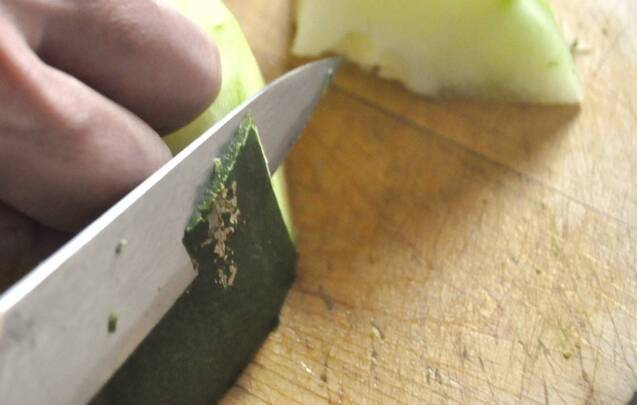 冬瓜と手羽元のスープの作り方の手順2