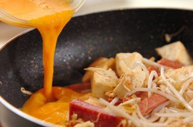 豆腐とモヤシのチャンプルの作り方の手順5