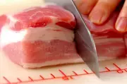 炊飯器で豚の角煮の下準備1