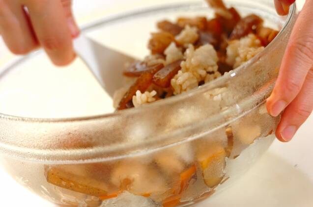 ゴボウとコンニャクの混ぜご飯の作り方の手順6