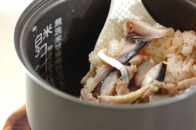 シメサバと梅の混ぜご飯の作り方の手順2