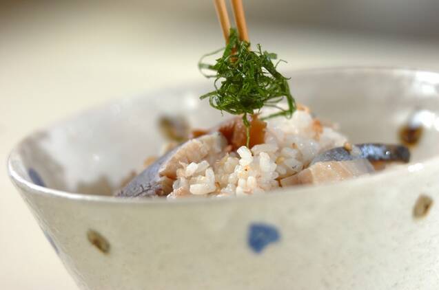 シメサバと梅の混ぜご飯の作り方の手順3
