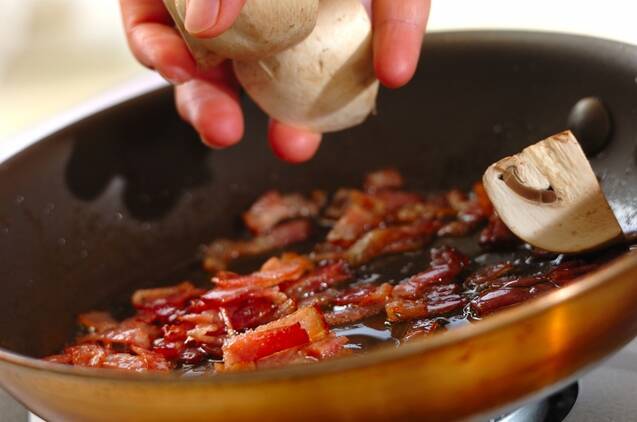 料理がおしゃれに！マッシュルームのシーザーサラダの作り方の手順3