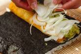 アボカドとエビの裏巻き寿司の作り方1