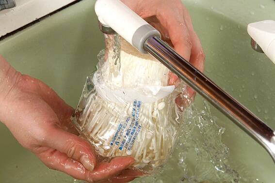 キャベツエノキのサラダの作り方の手順1