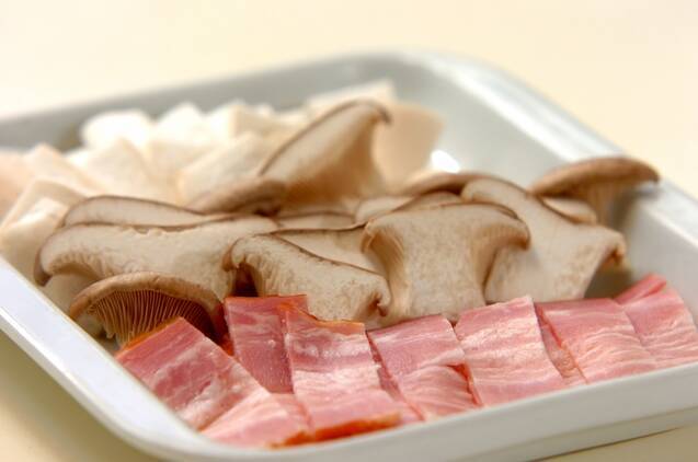 キノコとカリフラワーのチーズサラダの作り方の手順2