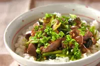 鶏レバーの花椒煮丼